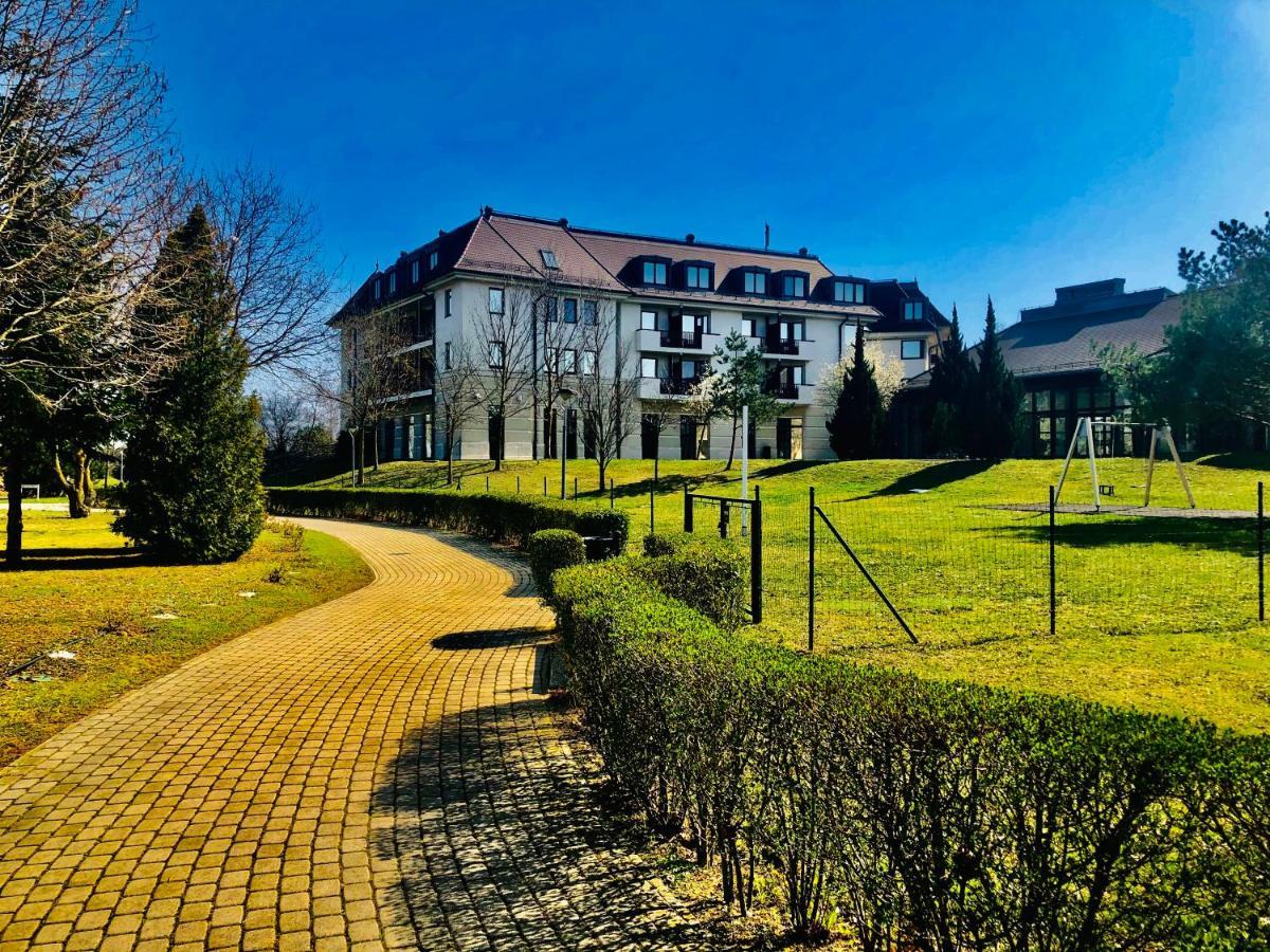 Birdland Apartman Buk Exterior photo